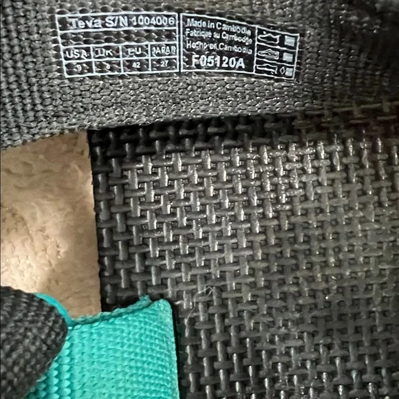 Teva Colorblock Strappy Sandals Men’s 9 Women’s 11 | Outdoor Hiking Water Shoes - Picture 3 of 10